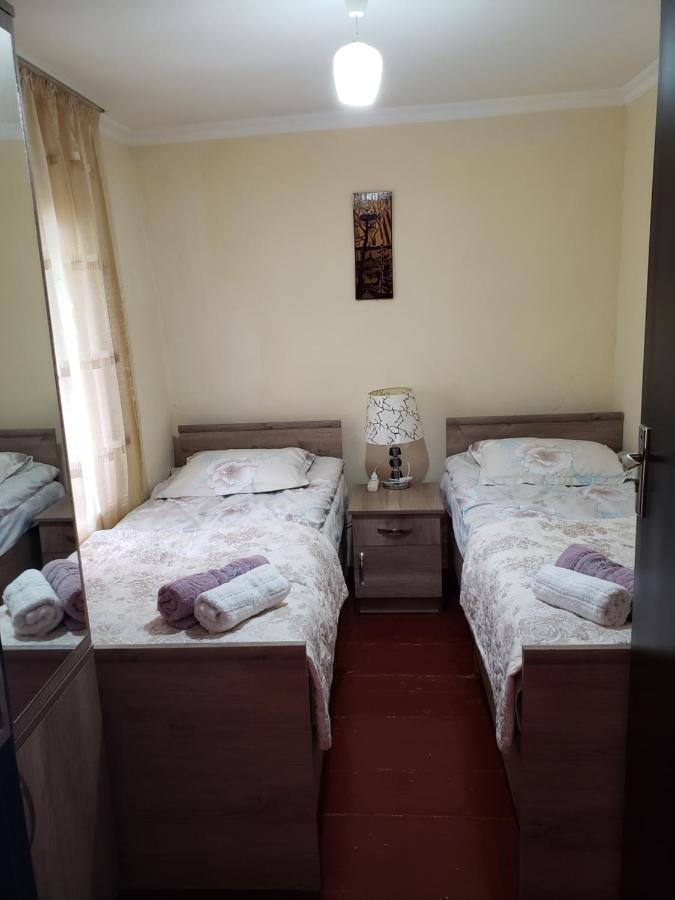 Guest House Nanu Mestia Exterior photo